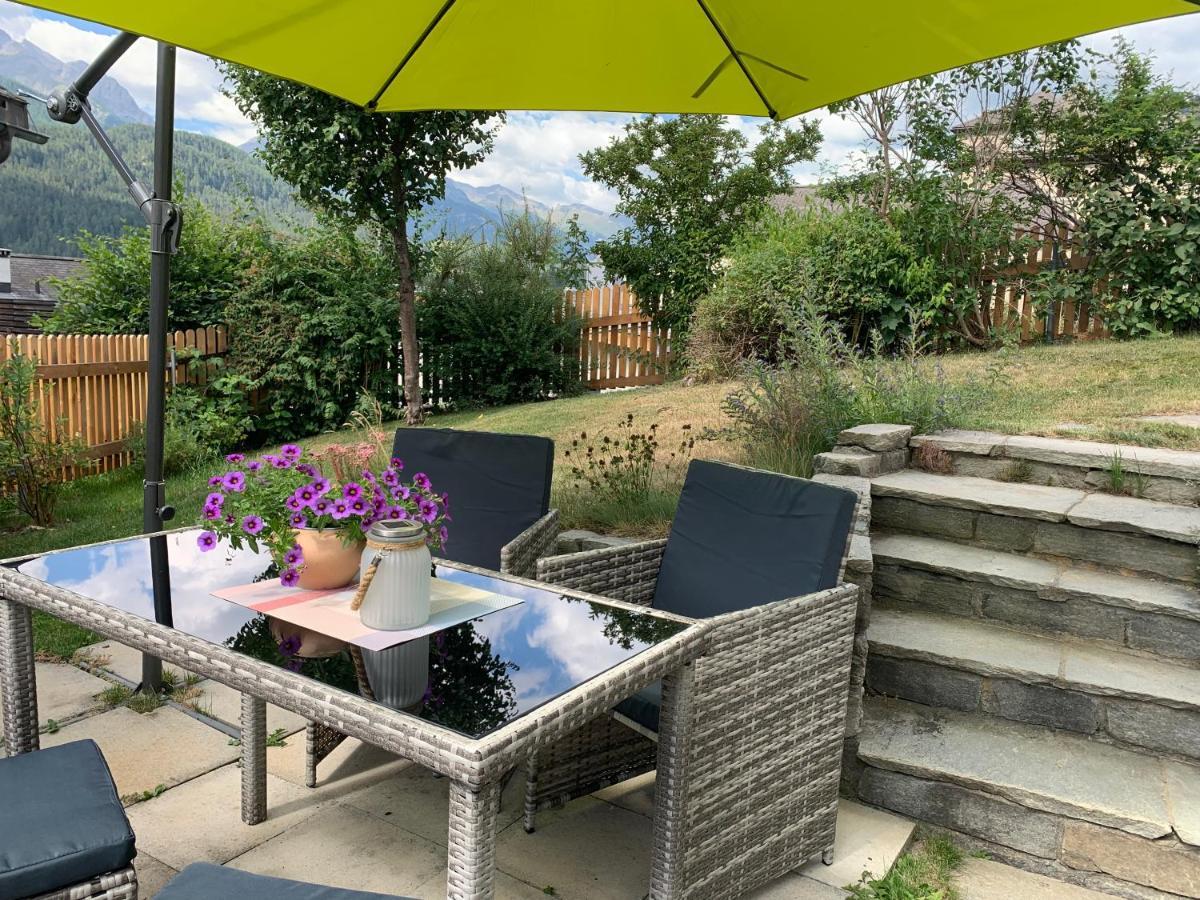 Chasa Bazzi Scuol Exterior foto