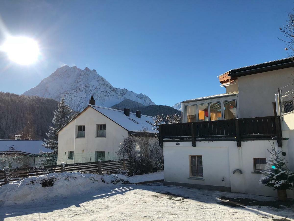 Chasa Bazzi Scuol Exterior foto